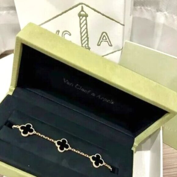 Van Cleef & Arpels Bracelet Vintage Alhambra Bracelet 18k Black Onyk 5 Motifs - Picture 1 of 6